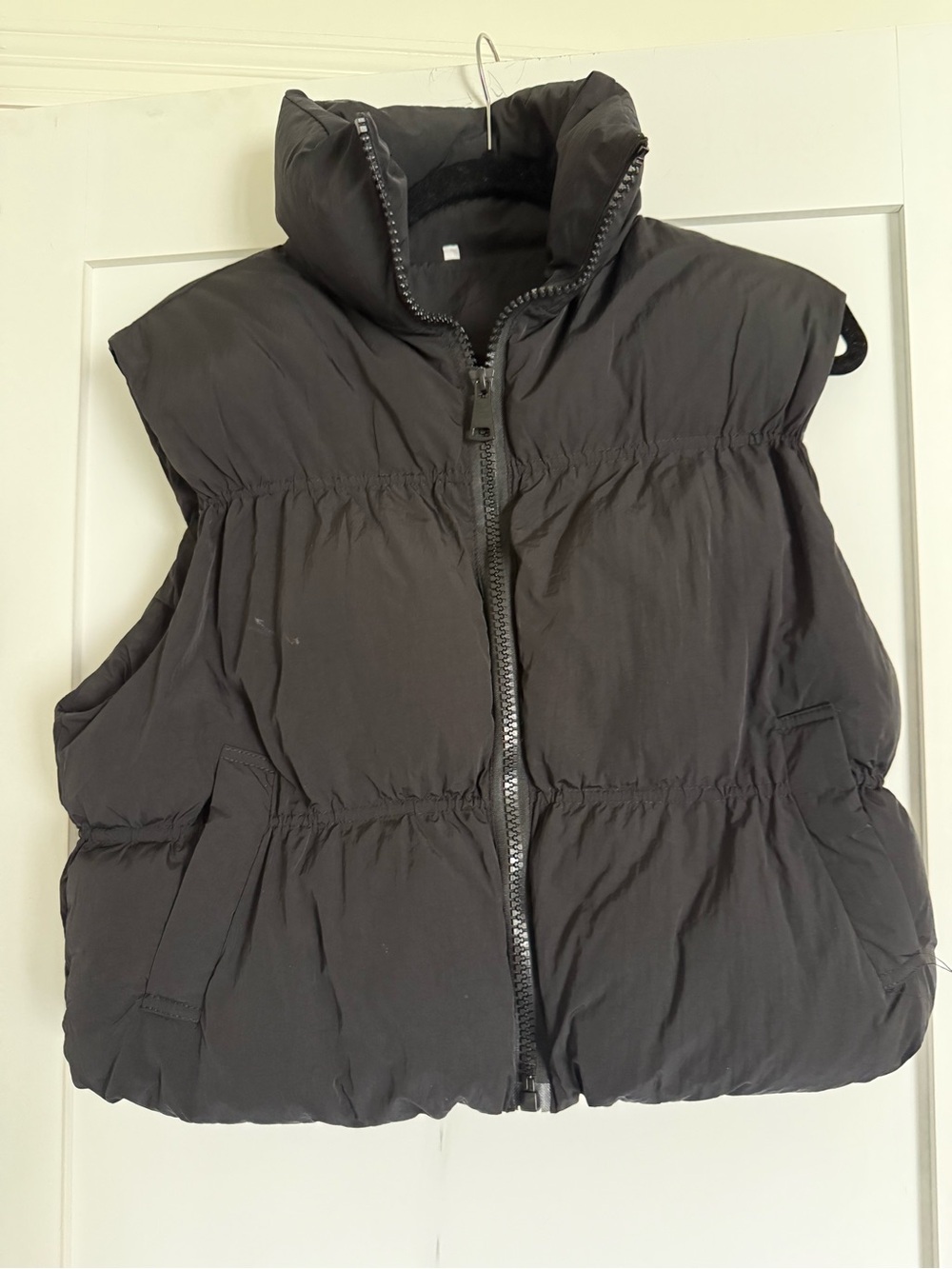 Women’s Black mid waist Puffer Vest - Unbranded